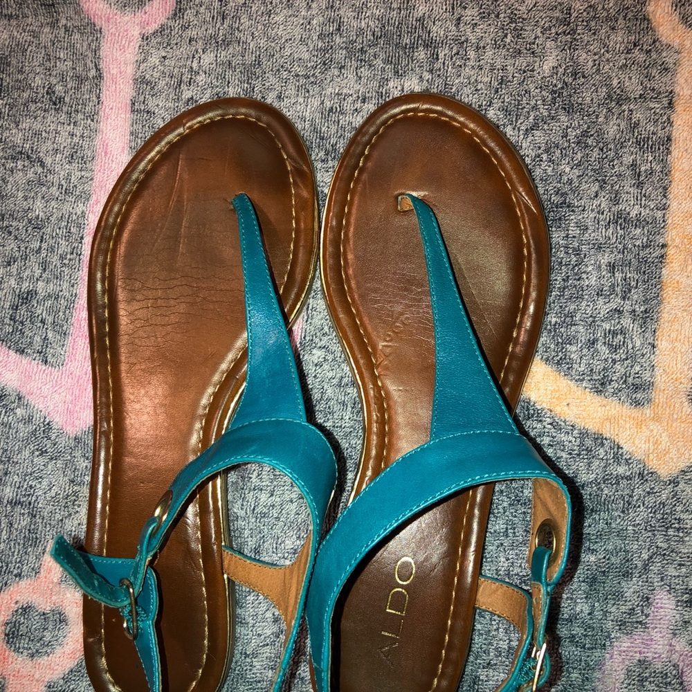 Sandal - Picture 2 of 5